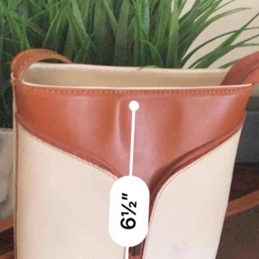 Vera Pelle ITALIAN LEATHER Chic Cream and Tan Crossbody Bag with V-Shaped Zipper - Picture 7 of 10